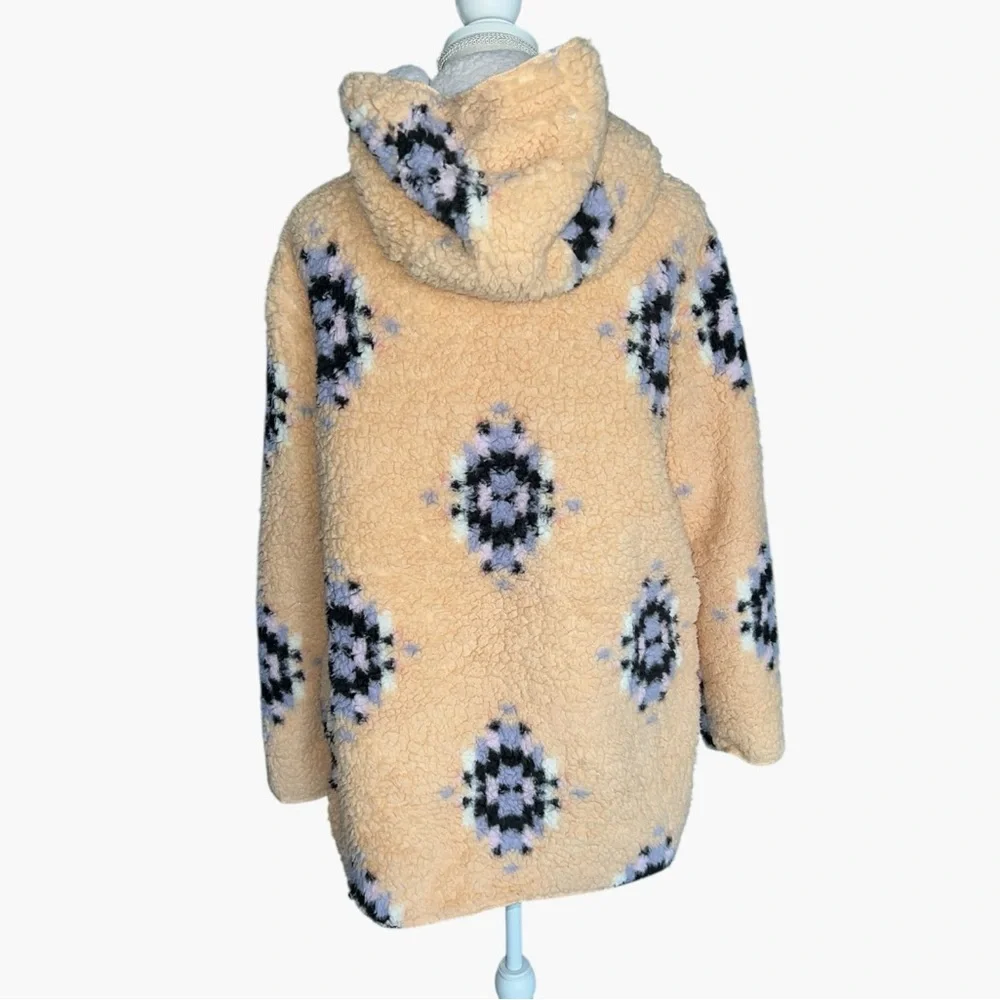 🌻Urban Outfitters Carmella Oversized Reversible Sherpa Jacket Size XS/S